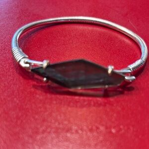 Elegant Silver Bracelet with Black Gemstone